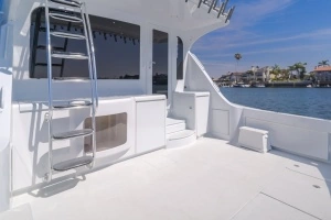 BRAINWAVE 2003 Hatteras 54 Convertible Yacht For Sale in Huntington Beach CA
