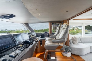 Princess 80 LANIKAI - Pilothouse Helm