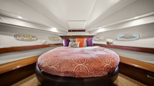 CARVER 56 VOYAGER SKY LOUNGE “LADY CAPE”