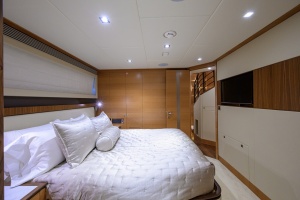 Midnight Moon 85ft Horizon Yacht For Sale
