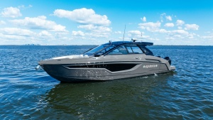 Side Profile of 2023 Cruisers Yachts 42 GLS