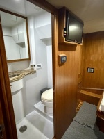 Alaskan 70 OHANA - Crew Quarters Head