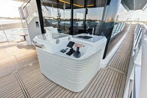 Fantasy Girl 75ft Absolute Yacht For Sale