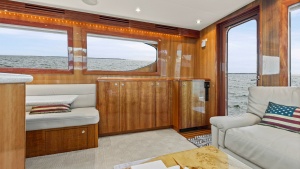 2008 54 Hatteras Convertible American Made Salon and Galley (6)