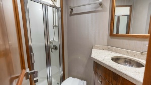 Elegant En-Suite Bathroom