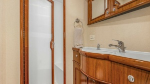 Badonkadonk 76ft Whiticar Yacht For Sale