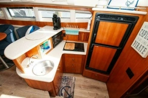 2002 Carver 444 Cockpit Motor Yacht thumbnail 7