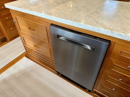 Alaskan 70 OHANA - Galley Dishwasher