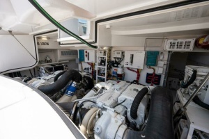 Viking 42 - Drop'Em - Engine