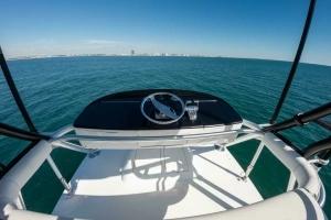 2013 Viking 76 Convertible thumbnail 89