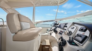 CARVER 56 VOYAGER SKY LOUNGE “LADY CAPE”