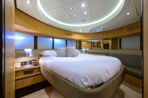 Miura 90ft Pershing Yacht For Sale