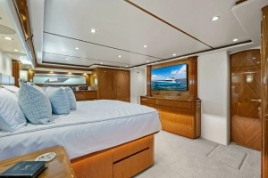 2012 Viking 82 Convertible thumbnail 23