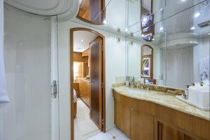 MAGIC 100ft Hatteras Yacht For Sale
