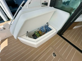 2025 Tiara Yachts EX 60 thumbnail 27