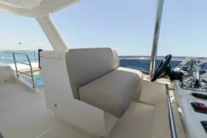 2022 Prestige 590 Flybridge thumbnail 45