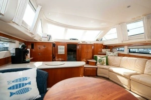 2002 Carver 444 Cockpit Motor Yacht thumbnail 8