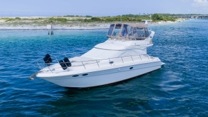 Barely Covered 40ft Sea Ray Yacht For Sale