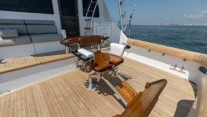 On the DL 65ft Hatteras Yacht For Sale