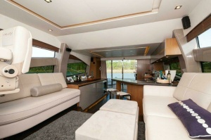 2018 Sea Ray L550 Flybridge thumbnail 6