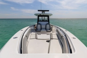 2023 Everglades 365 CC thumbnail 7