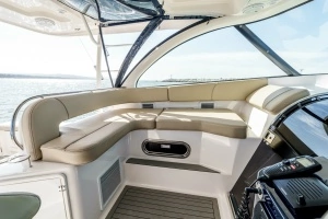 2018 Pursuit 385 Offshore thumbnail 21