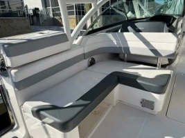 2021 Robalo R317 thumbnail 3