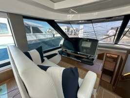 Photo 6222167 for 2025 Tiara Yachts EX 60 Just Fine 2025 Tiara Yachts 60 EX - Helm