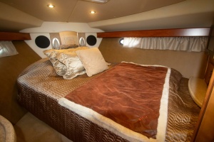 No Name 40ft Rinker Yacht For Sale