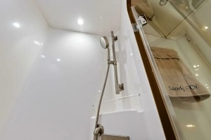 2012 Viking 82 Convertible thumbnail 38