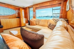 2004 Hatteras 54 Convertible thumbnail 8