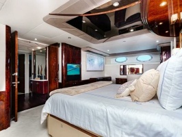 Serendipity 94ft Lazzara Yachts Yacht For Sale