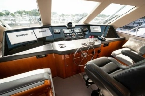 MoonTan 2002 Hatteras 65 Enclosed Bridge Yacht For Sale in Mobile AL