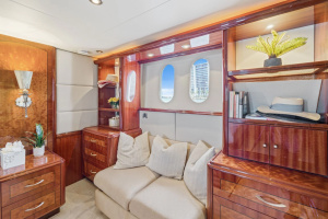 Aphrodite 80ft Lazzara Yachts Yacht For Sale