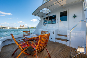 ENCHANTRESS 65ft Hatteras Yacht For Sale