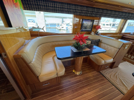 PERFECT LA DEE 75ft Hatteras Yacht For Sale