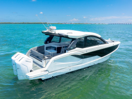 Only 60 hrs  37ft Galeon Yacht For Sale