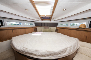 40ft Galeon Yacht For Sale
