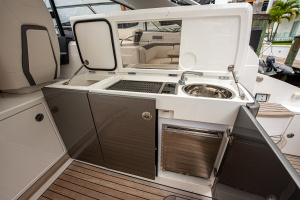 GRAYSKY V 40ft Princess Yacht For Sale