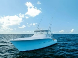 2018 Custom Carolina 35 Express thumbnail 8