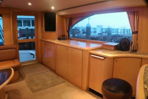 Photo 6226212 for 2001 Donzi 73 Sport Yacht  2001 Donzi 73' Sport Fish  Salon_ TV