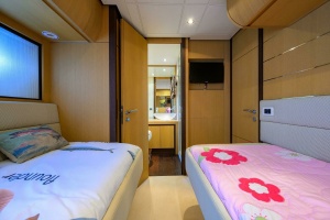 Miura 90ft Pershing Yacht For Sale