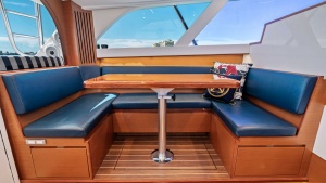 Flybridge Dinette with Panoramic View