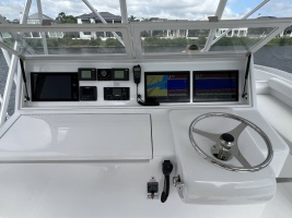 54FT (16.46M) HATTERAS Worth Avenue Yachts