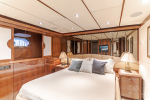Active Octo 104ft Destiny Yacht For Sale