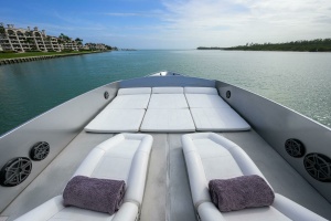 Miura 90ft Pershing Yacht For Sale