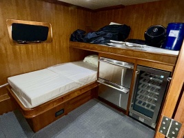 Alaskan 70 OHANA - Crew Quarters