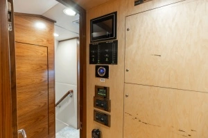 2023 Viking 72 Convertible thumbnail 22