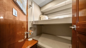 CARVER 56 VOYAGER SKY LOUNGE “LADY CAPE”