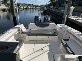Photo 6210396 for 2021 Robalo R317 E Komo Mai 2021 Robalo R317